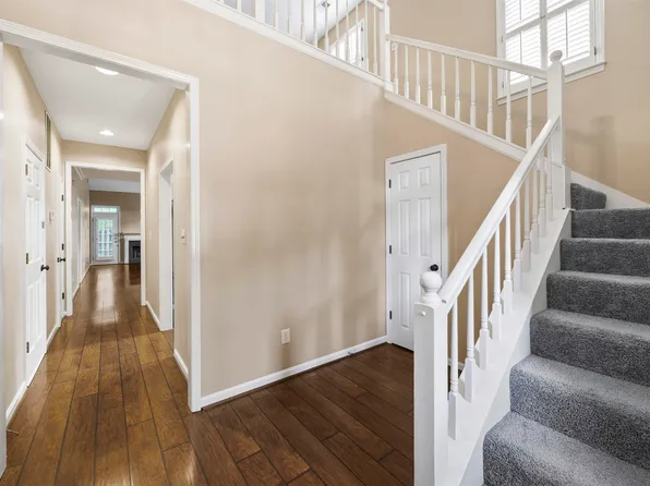 2052 Stone Brook Dr, Birmingham, AL 35242