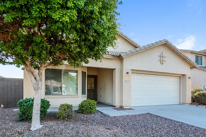 3 bed, 2.0 bath, 1521 sqft, $2,000 — Photo 1