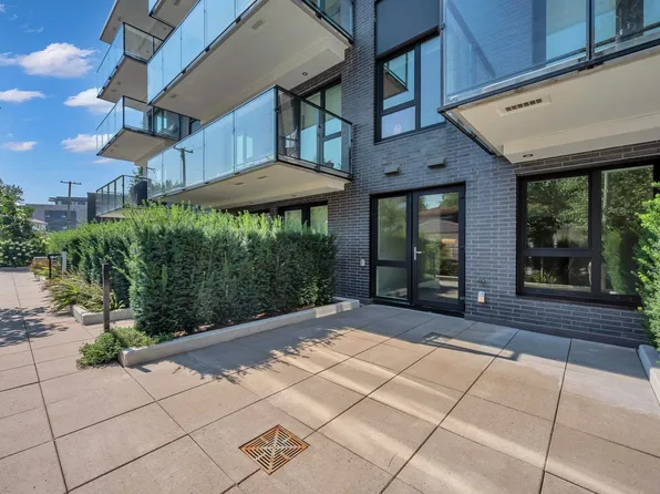 5168 Cambie St #108, Vancouver, BC V5Z 3B2