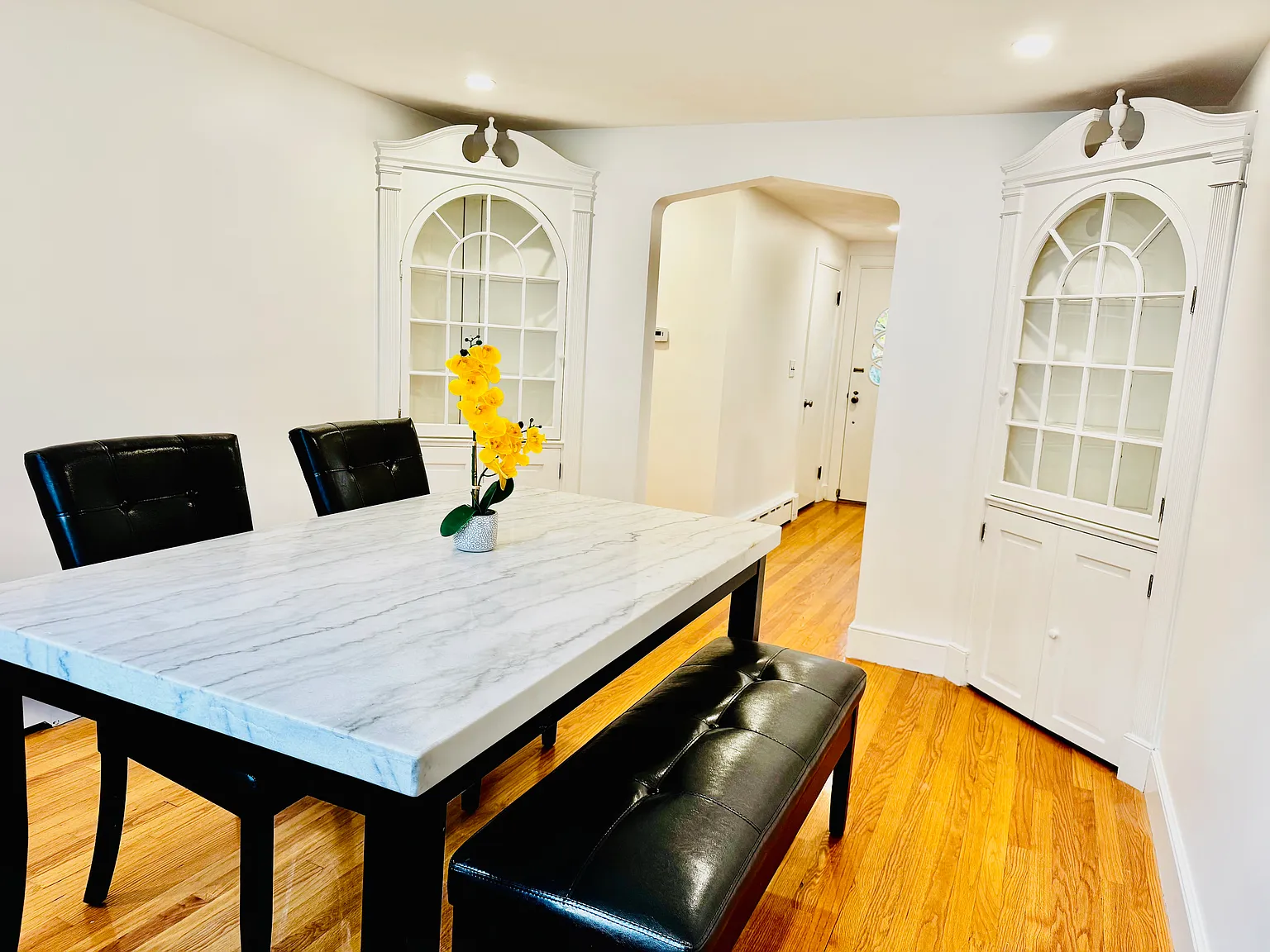 4 bed, 1700 sqft, $5,900 — Photo 2