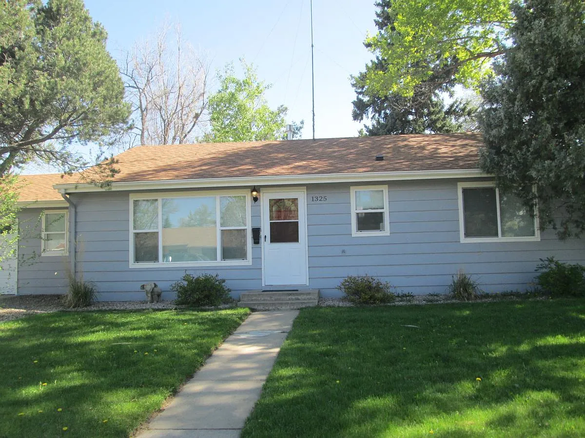 Front of Home - 1325 Crestmore Pl