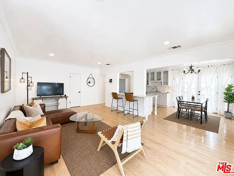 834 Lincoln Blvd #5 — Photo 1