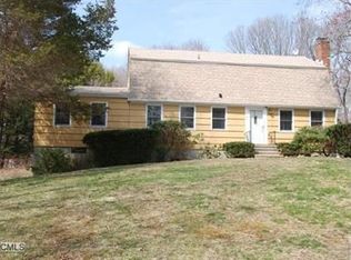 2 Melody Ln, Newtown, CT 06470