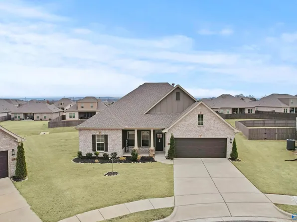 101 Midpark Dr, Meridianville, AL 35759