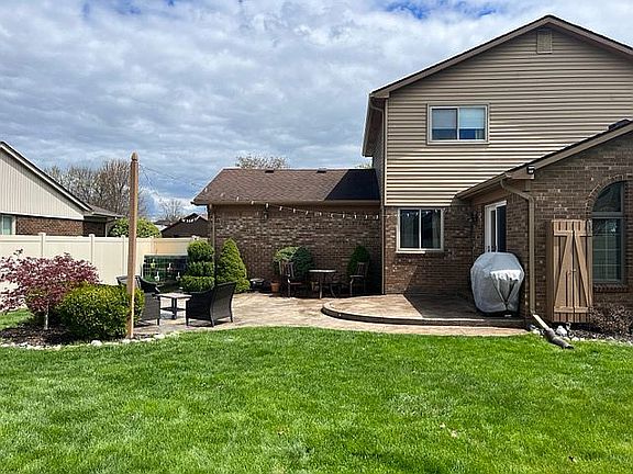 3rd image of 25350 Kathy Dr