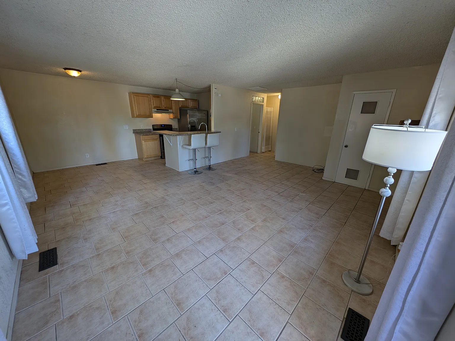 Studio, 550 sqft, $1,100 — Photo 4