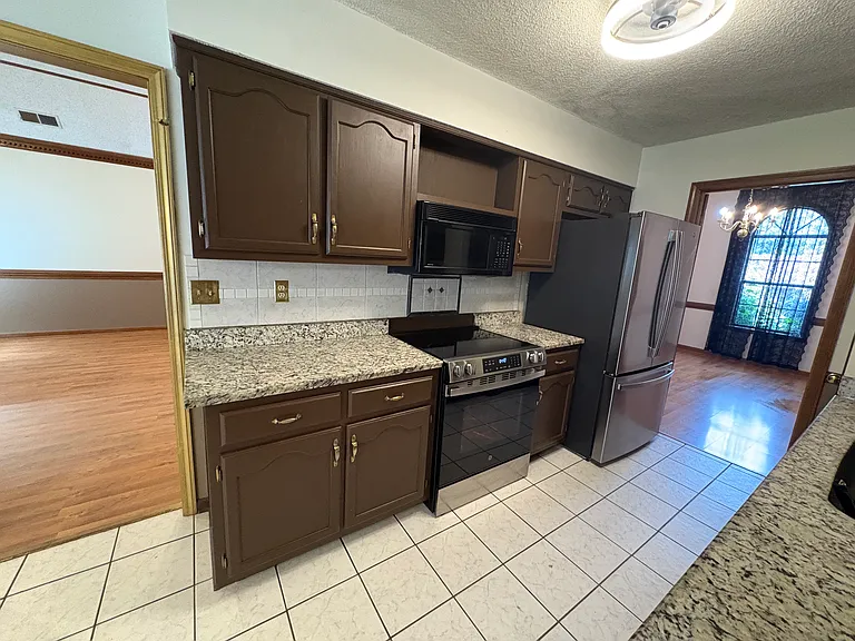 3444 Kenbridge Dr — Photo 6