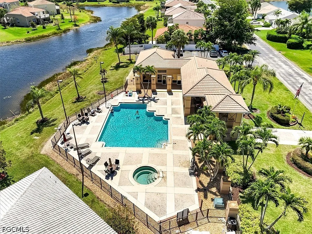 4 bed, 2.5 bath, 2515 sqft, $3,350 — Photo 4