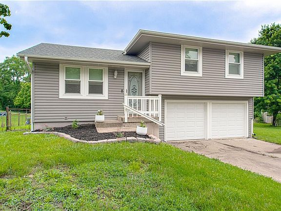 3rd image of 1452 Park Ln