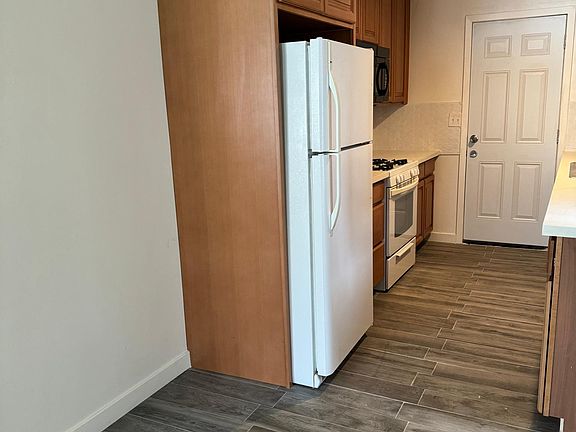 2nd image of 407 Violet Ave #D