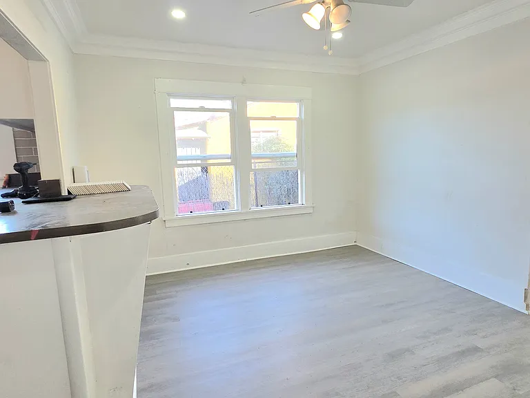 1141 W Gage Ave — Photo 7