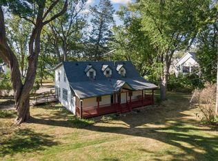 25015 Smithtown Rd, Shorewood, MN 55331