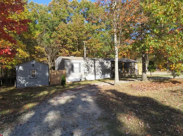 1044 Maynard Dr, Grimsley, TN 38565