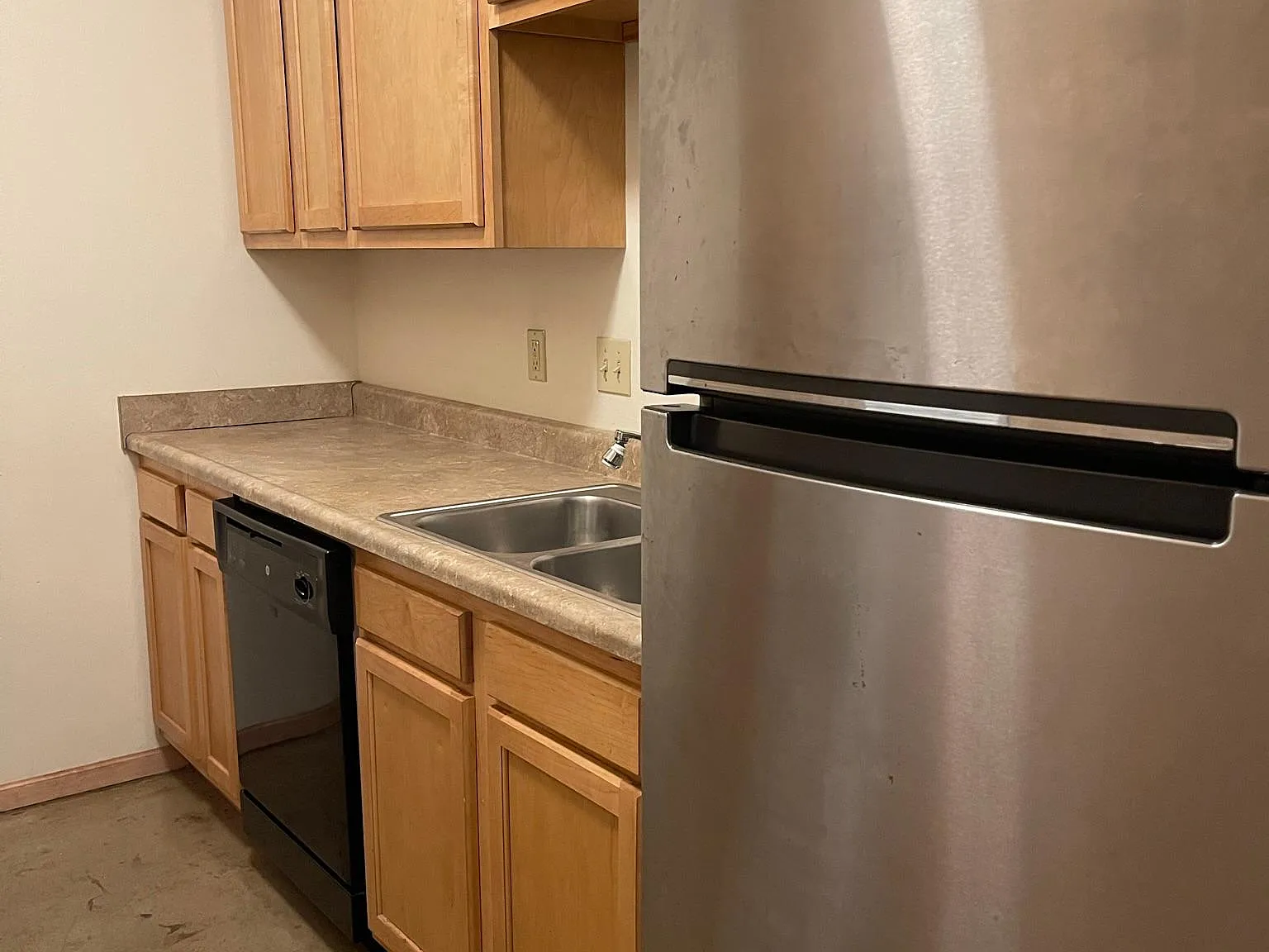3 bed, $2,432 — Photo 3