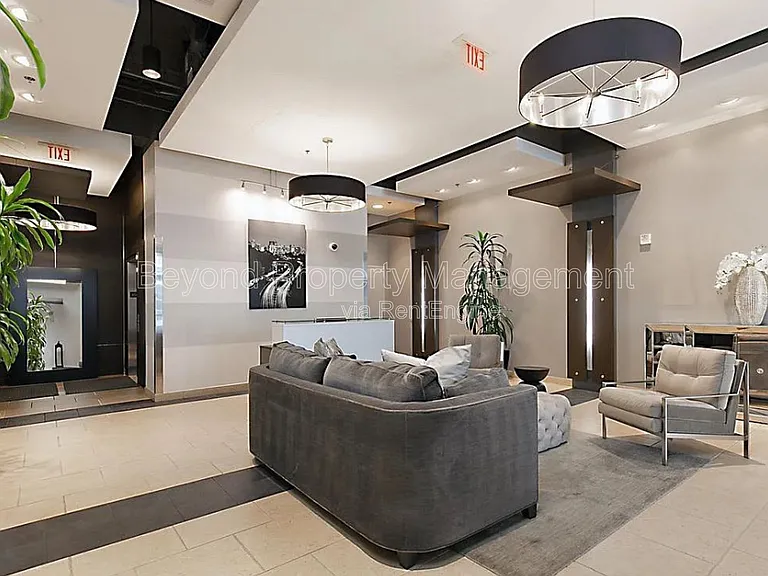 253 10th Ave #525 — Photo 4