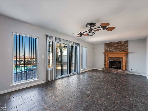 5th image of 523 Oakwood Ct