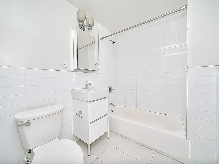 440 W 47th St #4C — Photo 5