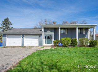 2561-2563 Burton St SE, Grand Rapids, MI 49546