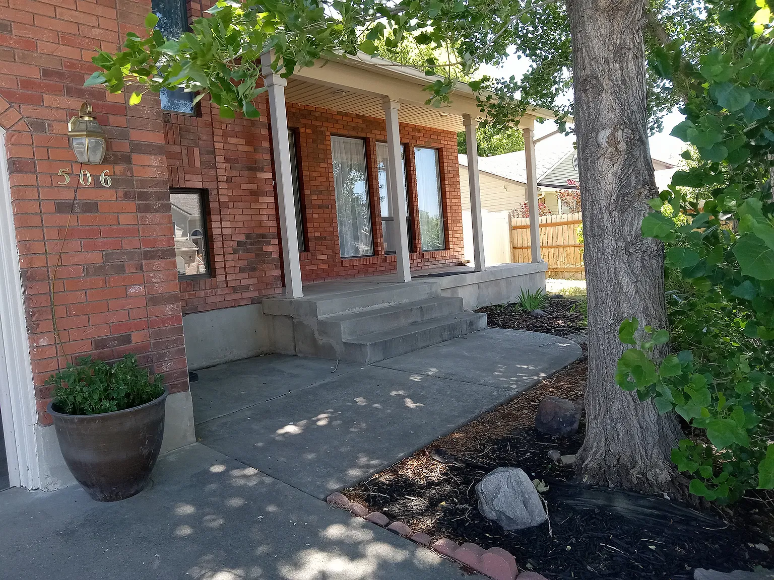 6 bed, 3.5 bath, 2838 sqft, $2,500 — Photo 1
