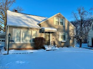 28949 Beechwood Dr, Willowick, OH 44095