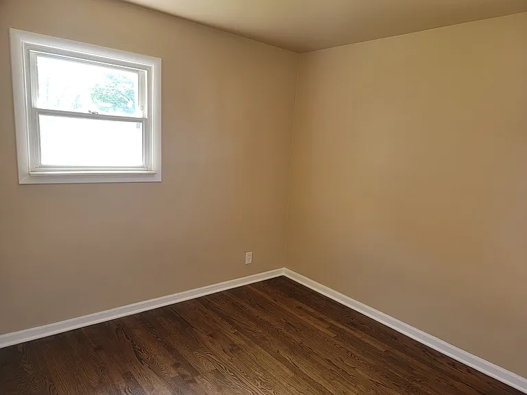 26053 Clancy St — Photo 9