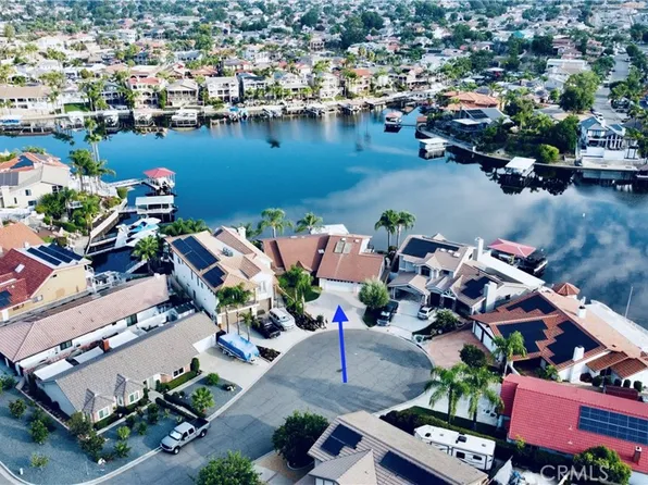30367 S Fork Dr, Canyon Lake, CA 92587