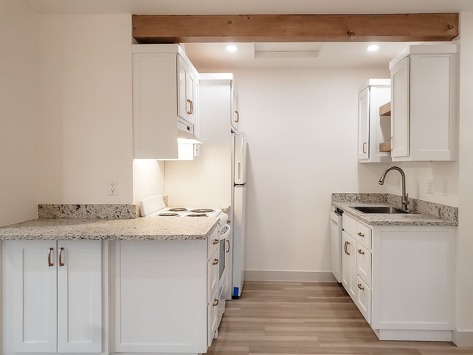 Extra seating and storage at the breakfast bar