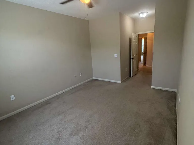 806 Baldwin Rowe Cir #1 — Photo 44