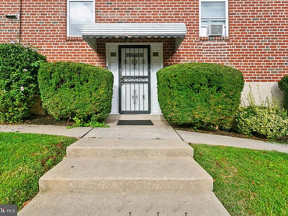 4th image of 466 Rively Ave