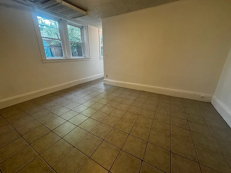 264 Davis Ave #2 — Photo 3