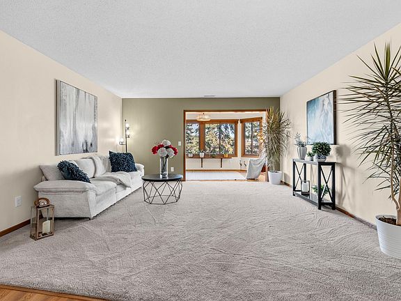 4th image of 111 Imperial Dr W APT 106