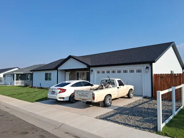 1130 Van Pl, Powell, WY 82435