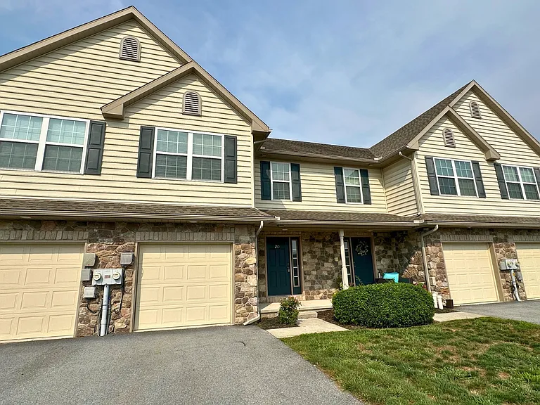 210 Mount Olive Ln — Photo 3