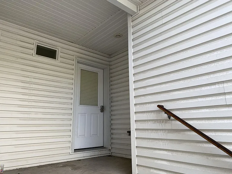 857 N Garfield St — Photo 3