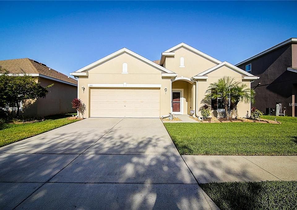 1st image of 902 Fern Leaf Dr