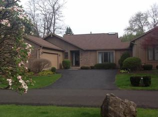 30 Shadow Pines Dr, Penfield, NY 14526