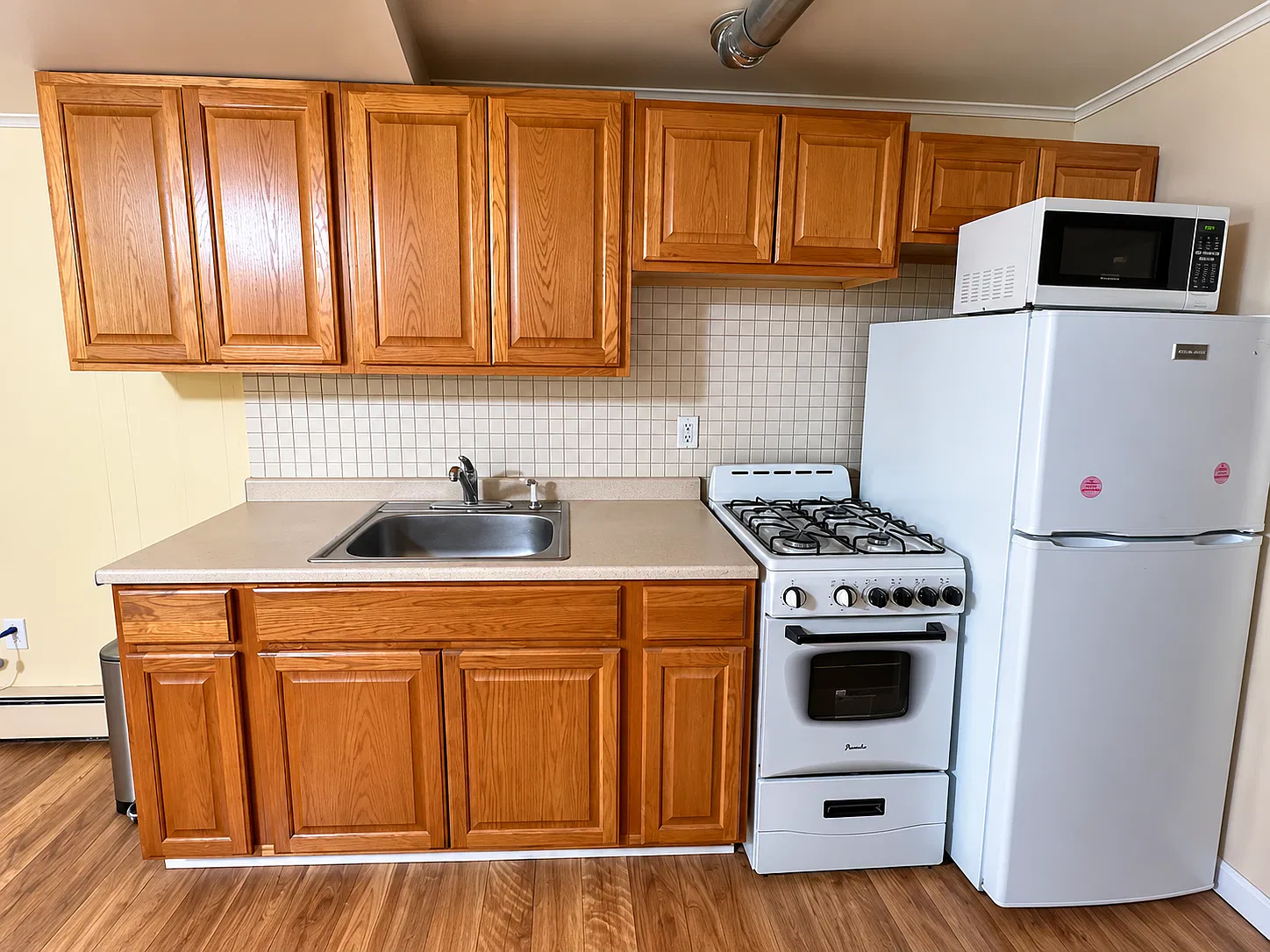 1607 Stadium Avenue — Photo 3