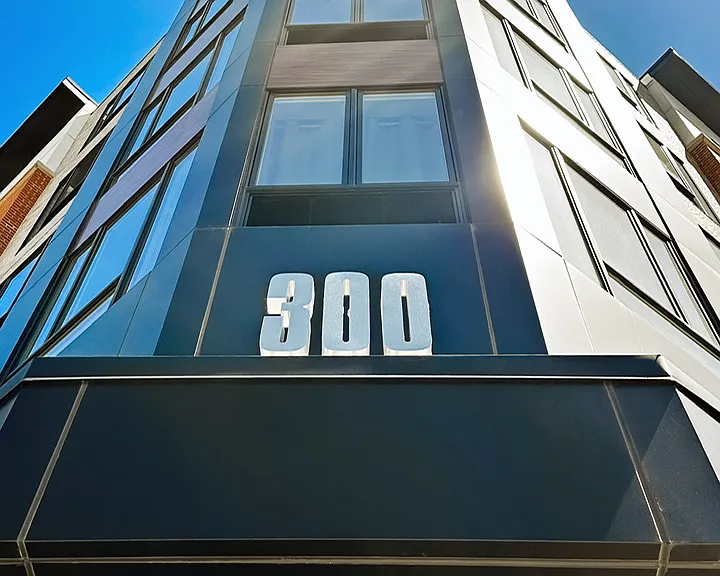 300 State — Photo 18