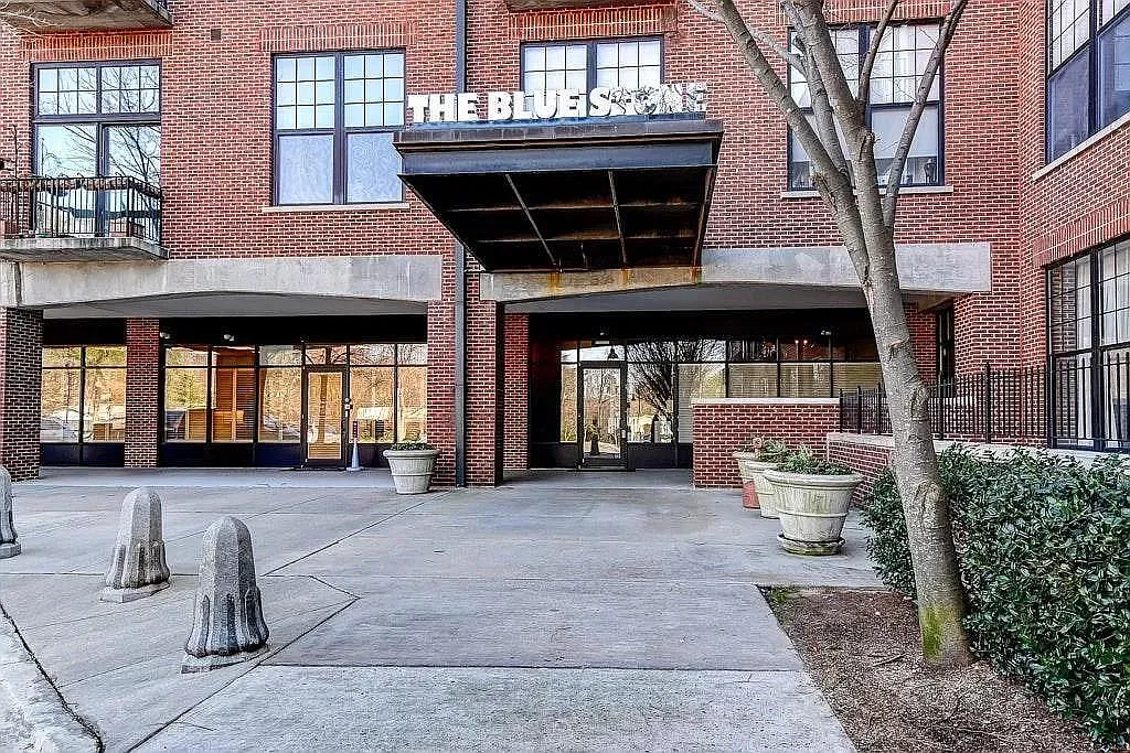2 bed, 1375 sqft, $3,200 — Photo 1