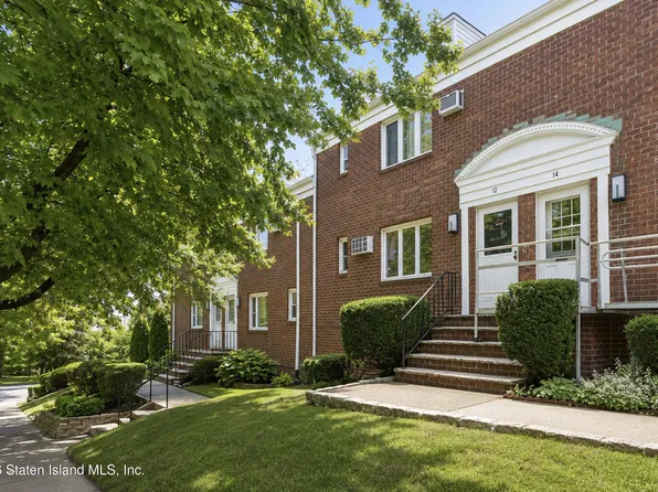12 Seth Ct #A, Staten Island, NY 10301