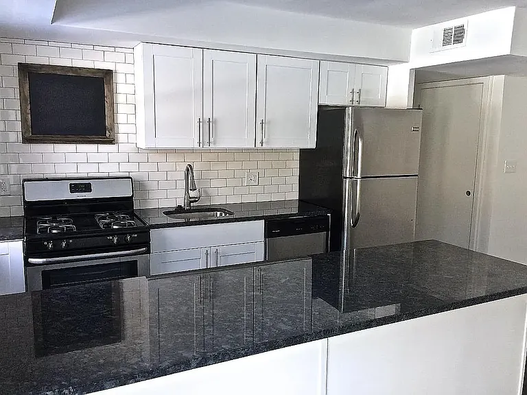7552 Oxford Dr #3A — Photo 3