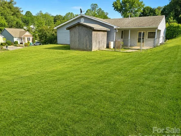 20 Mount Carmel Dr, Asheville, NC 28806