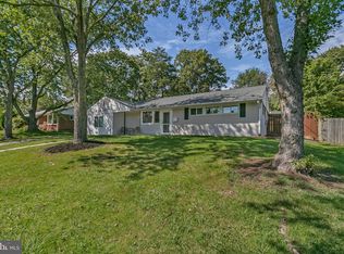 7207 Giles Pl, Springfield, VA 22150