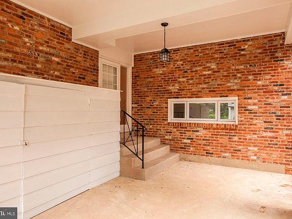 5th image of 8803 Clifford Ave