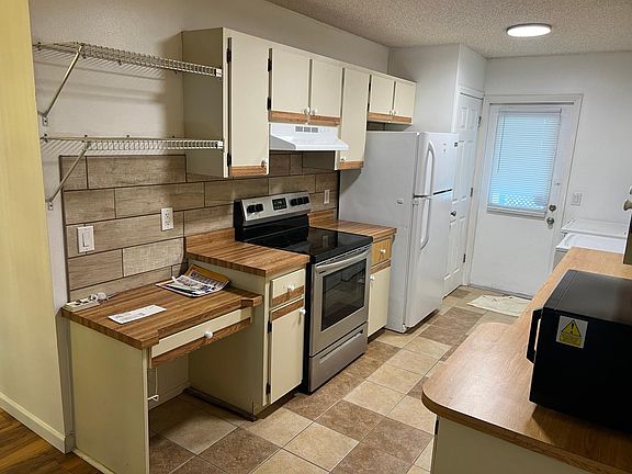 2nd image of 626 E Rosewood Ln #626
