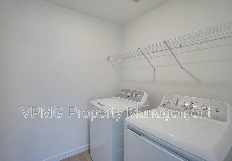 2301 SW 5th Pl — Photo 25
