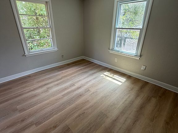 4th image of 3810 Skyline Dr