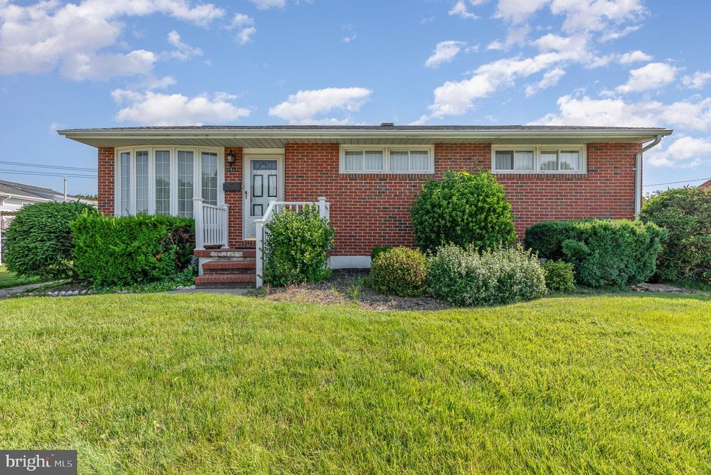 1513 Chapel Hill Dr, Baltimore, MD 21237