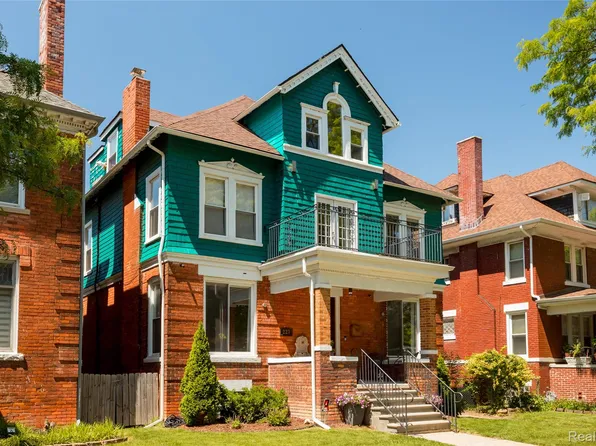 227 Melbourne St, Detroit, MI 48202