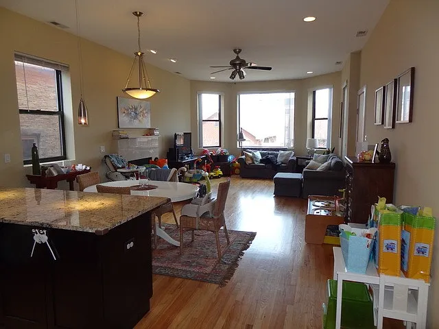2151 W Evergreen Ave #302 — Photo 2